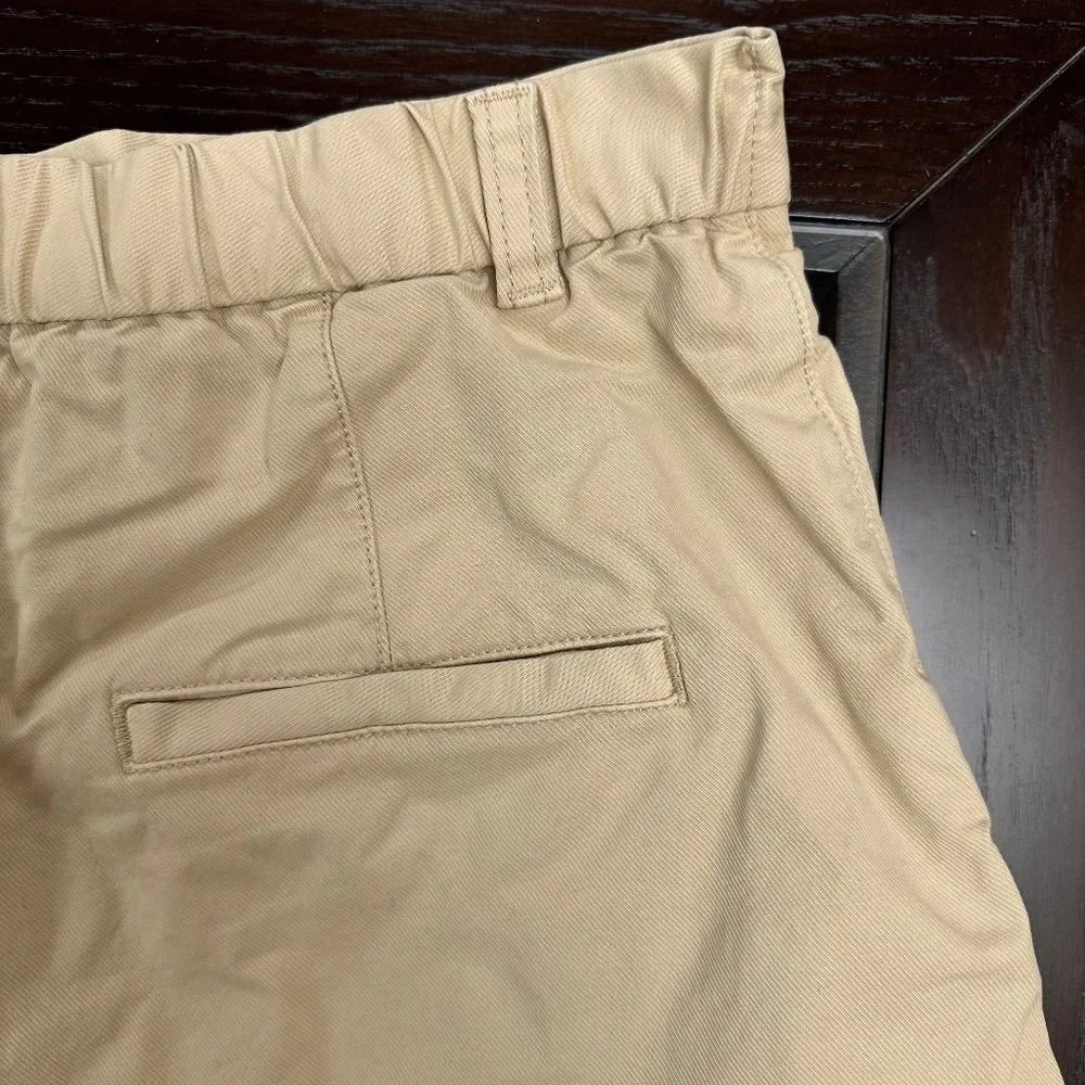*GAP* Tan Khaki Shorts w/ Pockets Size 2